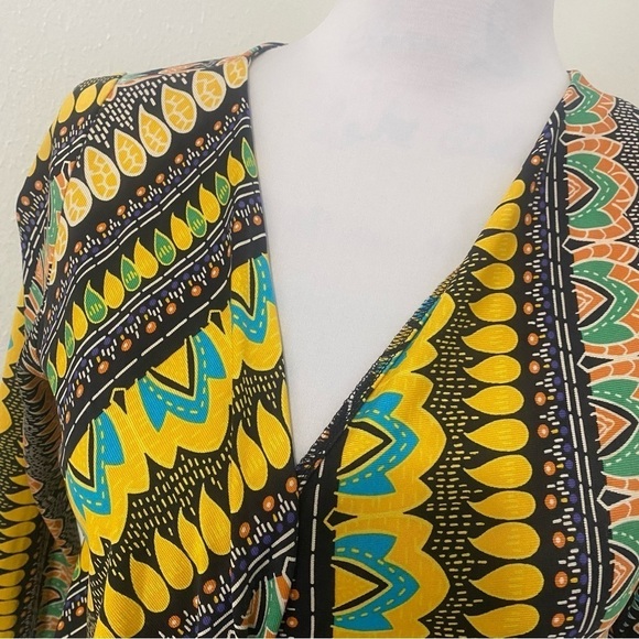 Diane Von Furstenberg EVRIN 100% Silk Size 8 Jersey Wrap Blouse Colorful - Picture 2 of 10